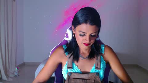 Snapshot of anabellabonariva chatting on December 13, 2:21 am Anabella online show from December 13, 2:21 am