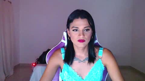 Snapshot of anabellabonariva chatting on December 14, 12:22 am Anabella online show from December 14, 12:22 am