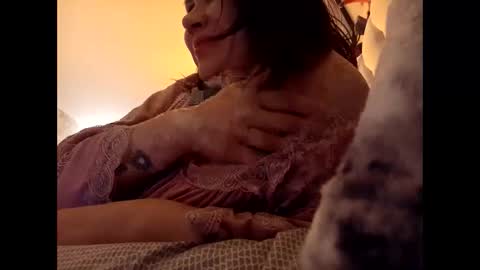 Snapshot of anabellovee chatting on April 25, 5:10 am ANABELLOVEE online show from April 25, 5:10 am