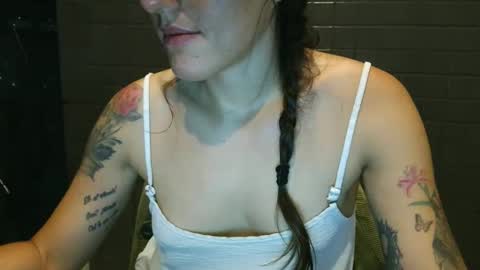 anabelucci_ online show from December 16, 10:48 pm