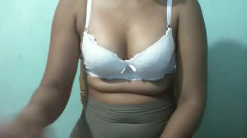 Snapshot of anacarada chatting on January 8, 1:24 pm anacarada online show from January 8, 1:24 pm