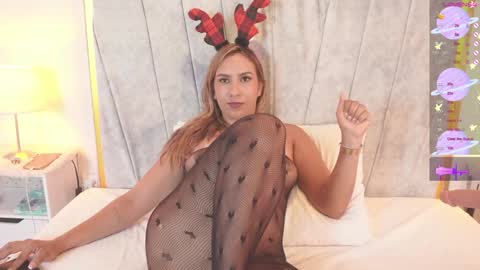 Snapshot of anacooperr_ chatting on December 23, 12:08 pm Ana Sofia Cooper online show from December 23, 12:08 pm
