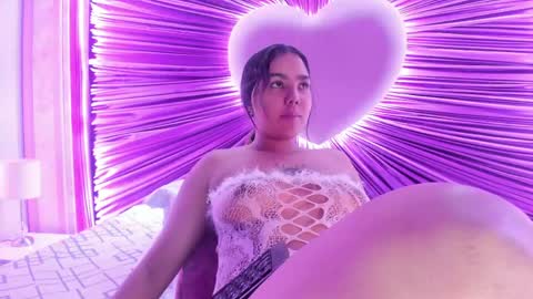 Anna online show from April 15, 12:01 pm