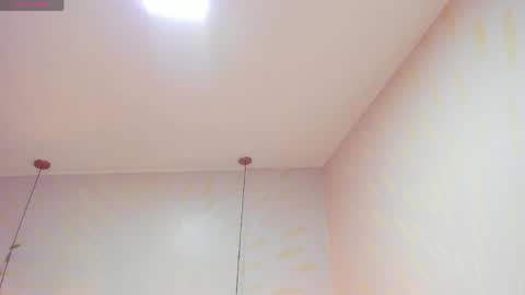 Snapshot of anaelle_bardin chatting on April 23, 11:42 am Anna online show from April 23, 11:42 am