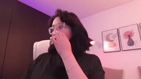 Snapshot of anah_ chatting on January 15, 2:27 am IG Soyanah online show from January 15, 2:27 am