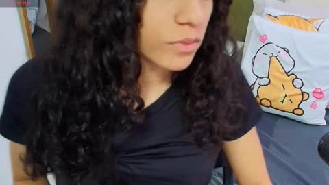 Snapshot of anahi_maite chatting on February 20, 6:57 pm Anahi online show from February 20, 6:57 pm