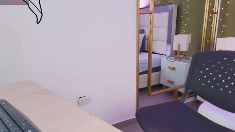 Snapshot of anahi_maite chatting on October 9, 7:34 pm Anahi online show from October 9, 7:34 pm