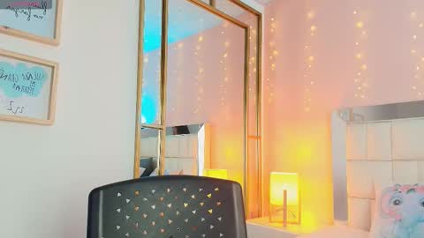 Anahi  online show from March 15, 8:04 pm