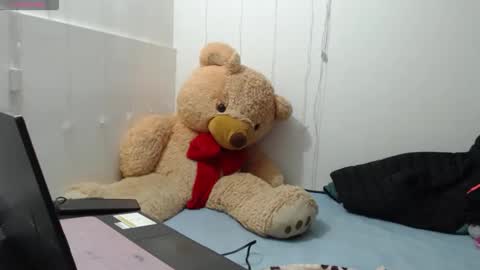 Anahi Browns online show from December 4, 11:24 pm