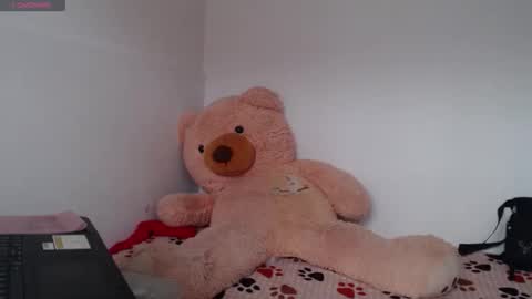 Anahi Browns online show from March 25, 7:09 pm