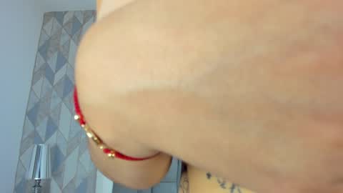 Snapshot of anais_cooper chatting on January 11, 11:34 am online show from January 11, 11:34 am