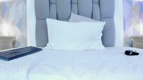 Snapshot of anais_cooper chatting on March 9, 2:43 pm online show from March 9, 2:43 pm