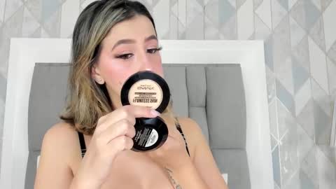 Snapshot of anais_cooper chatting on October 14, 11:33 am online show from October 14, 11:33 am