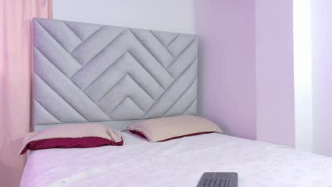 anaisdream_ online show from February 24, 1:42 pm