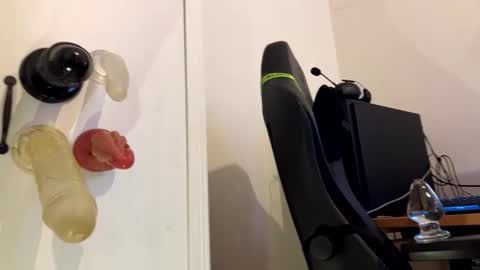 Snapshot of analass_ chatting on September 22, 10:28 am analass_ online show from September 22, 10:28 am