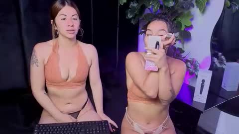 Snapshot of anales_deep_69 chatting on April 27, 1:53 pm AbbyAndAntonela online show from April 27, 1:53 pm