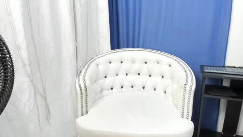 Snapshot of analia18_ chatting on December 11, 6:20 pm analia18  online show from December 11, 6:20 pm