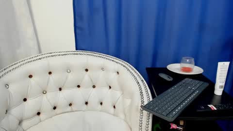Snapshot of analia18_ chatting on January 15, 3:18 pm analia18  online show from January 15, 3:18 pm