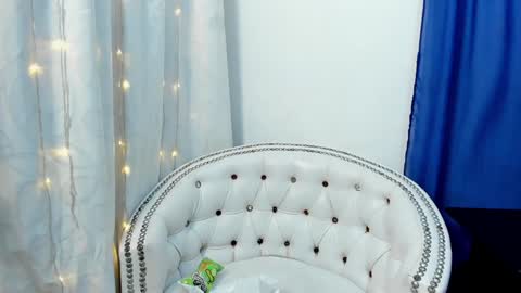Snapshot of analia18_ chatting on January 23, 12:09 pm analia18  online show from January 23, 12:09 pm