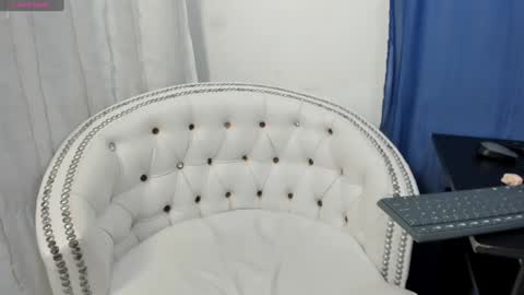 Snapshot of analia18_ chatting on February 8, 4:04 pm analia18  online show from February 8, 4:04 pm
