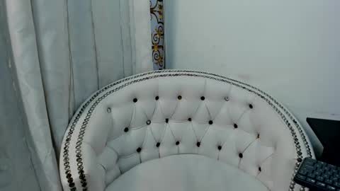 Snapshot of analia18_ chatting on March 7, 1:29 pm analia18  online show from March 7, 1:29 pm