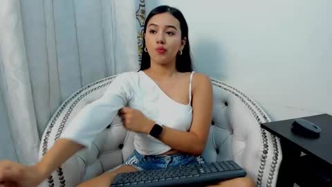 Snapshot of analia18_ chatting on March 8, 12:09 pm analia18  online show from March 8, 12:09 pm