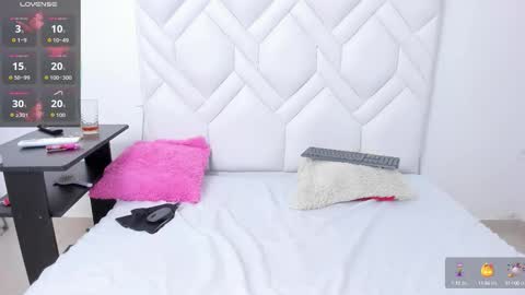 Snapshot of analia18_ chatting on October 15, 2:39 pm analia18  online show from October 15, 2:39 pm