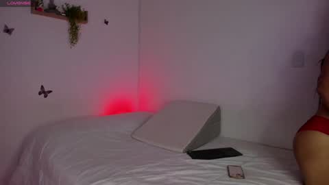 Snapshot of analia_collins chatting on December 10, 2:17 pm Ana online show from December 10, 2:17 pm