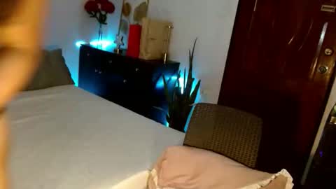 Thena online show from January 16, 9:52 pm