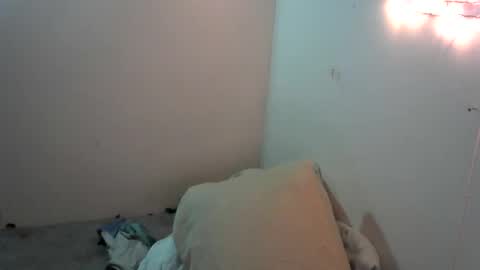 Snapshot of analwhore666 chatting on December 13, 7:04 am kinkylilanalslut online show from December 13, 7:04 am