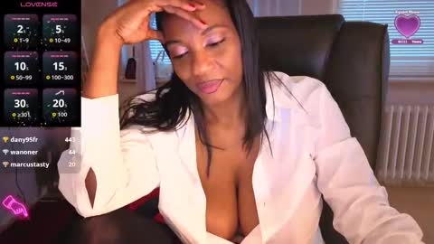 Snapshot of anamaar chatting on October 7, 5:37 am Ana online show from October 7, 5:37 am