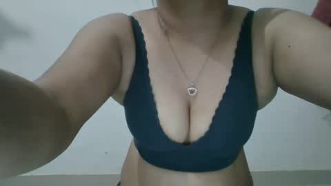 Snapshot of anamikaa_love chatting on May 10, 7:08 pm Anamika online show from May 10, 7:08 pm