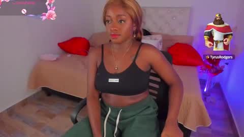 Snapshot of ananya_kay01 chatting on February 5, 1:15 am A N A my connection hours are from 600 pm to 12 pm Colombian time online show from February 5, 1:15 am