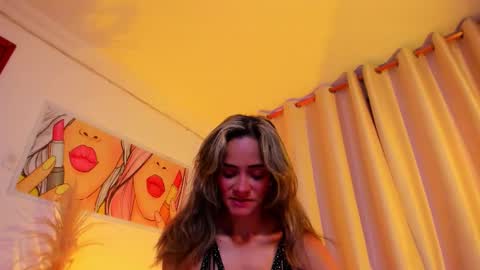 Snapshot of anaskinny chatting on October 19, 7:25 pm Ana online show from October 19, 7:25 pm