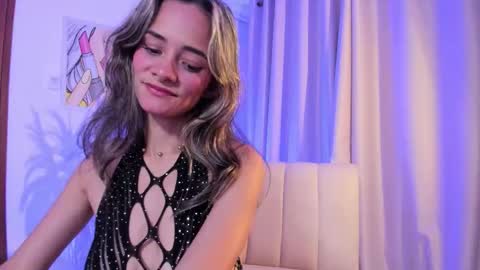 Snapshot of anaskinny chatting on November 7, 7:36 pm Ana online show from November 7, 7:36 pm