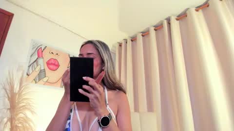 Ana online show from February 25, 7:34 pm