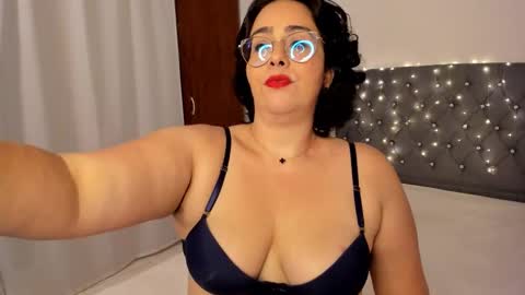Snapshot of anastaciablues chatting on October 13, 4:01 am Anastacia online show from October 13, 4:01 am