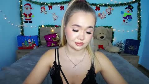 Snapshot of anastacyyellig chatting on December 21, 2:30 am anastacyyellig online show from December 21, 2:30 am