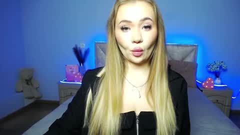 Snapshot of anastacyyellig chatting on January 25, 6:34 am anastacyyellig online show from January 25, 6:34 am