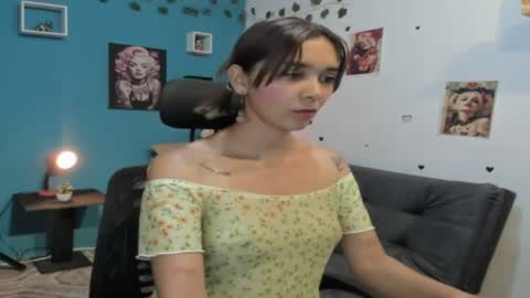 Snapshot of anastasia_tuya chatting on June 27, 2:16 am anastasia online show from June 27, 2:16 am