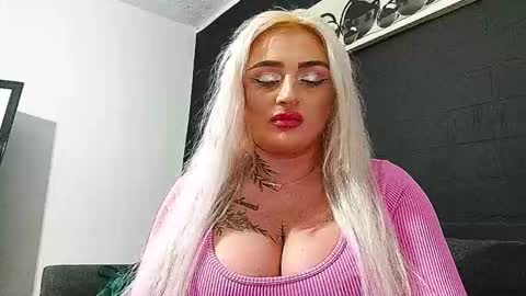 Snapshot of anastasiaamore chatting on December 18, 11:11 pm AnastasiaAmore online show from December 18, 11:11 pm