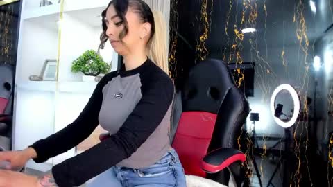 Snapshot of anastasiiabelov chatting on May 4, 12:45 pm Anastasia online show from May 4, 12:45 pm