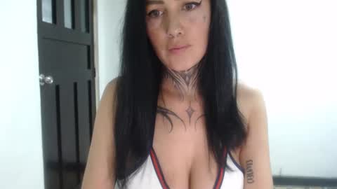 Snapshot of anasweet_69 chatting on December 13, 11:21 pm ANA online show from December 13, 11:21 pm