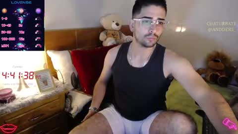 Snapshot of andders_ chatting on February 5, 9:41 pm Anders online show from February 5, 9:41 pm