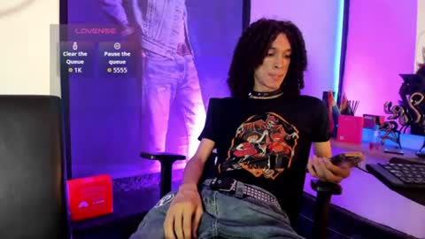 anddy_hugecock online show from June 21, 4:42 pm