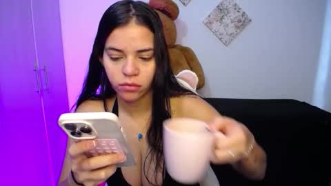 Snapshot of anddyyy___ chatting on February 2, 1:10 pm Andy online show from February 2, 1:10 pm