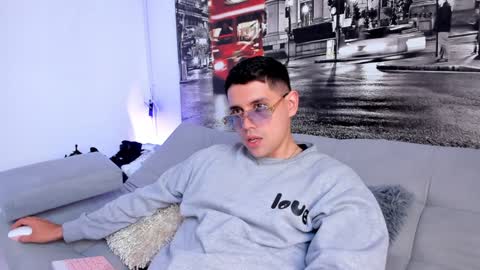 Snapshot of ander_perez chatting on December 30, 4:19 pm ANDER online show from December 30, 4:19 pm