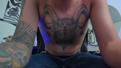 Snapshot of anders_x chatting on July 10, 1:32 am Andrs - online show from July 10, 1:32 am
