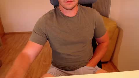 Snapshot of andnandor chatting on July 23, 5:55 pm andnandor online show from July 23, 5:55 pm