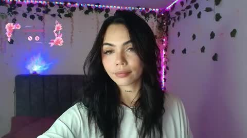 Andra de la Rosse online show from May 31, 5:42 pm